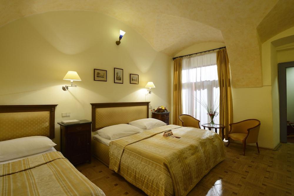 Elite Otel 4*